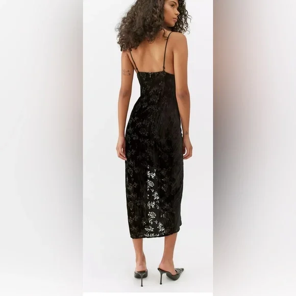 Urban Outfitters Velvet Mallory Midi Dress Black Gothic Victorian Whimsical Sz S - Picture 10 of 10